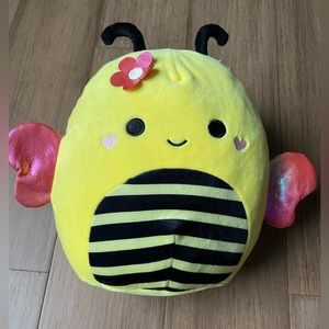 Valentines Squishmallows Sunny the Bee 8" NWT